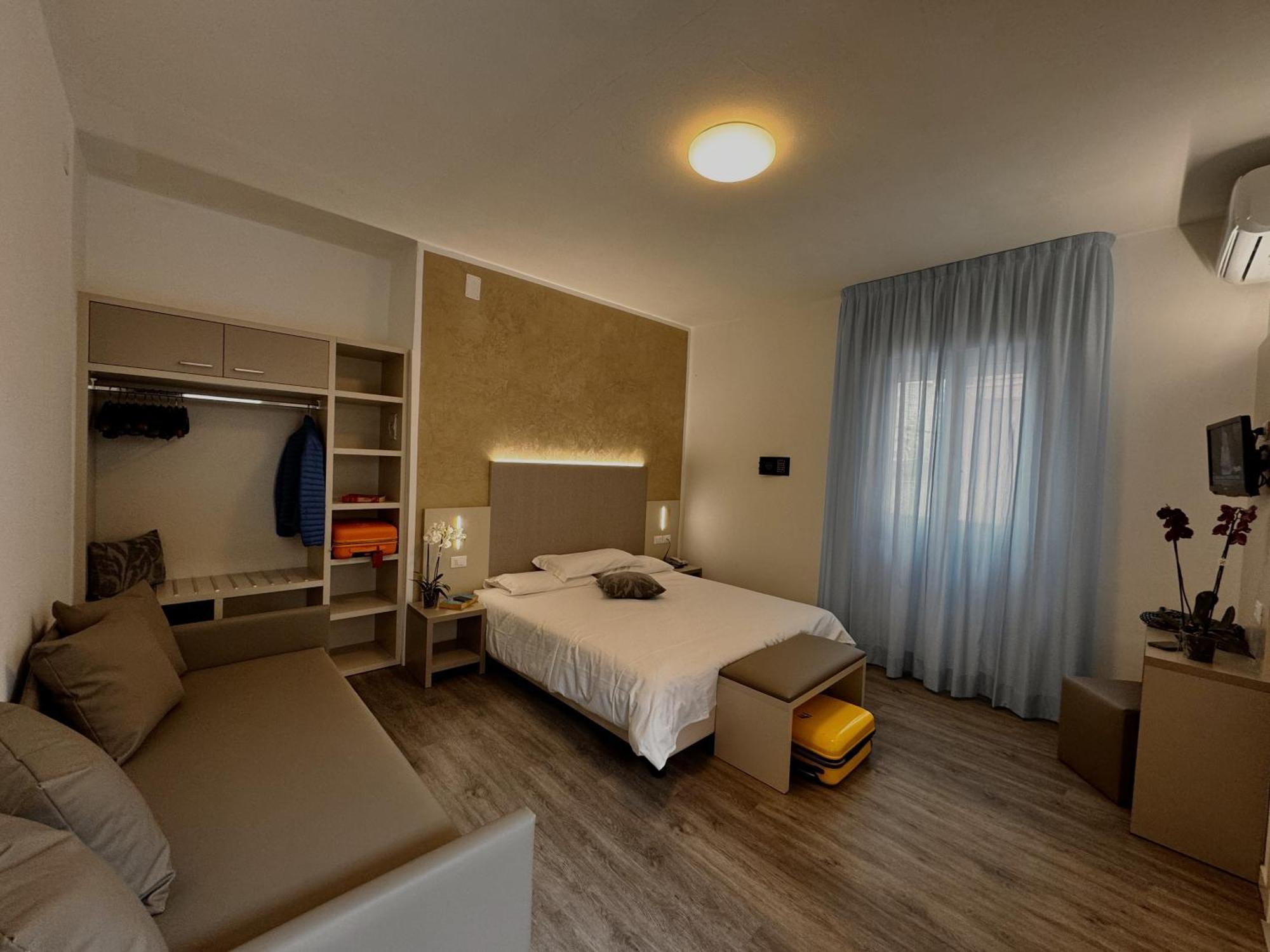 Hotel Etna Caorle Exterior photo